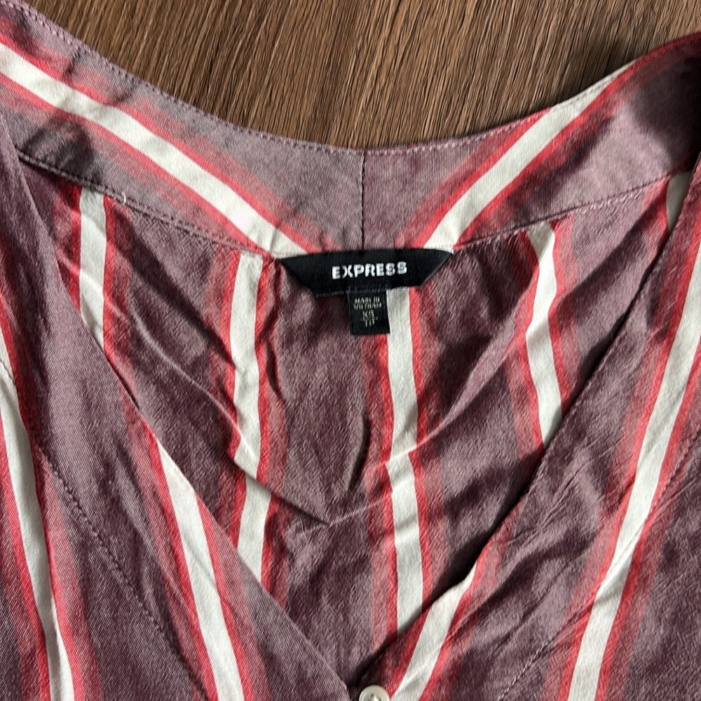 Express Striped Blouse - Picture 4 of 5
